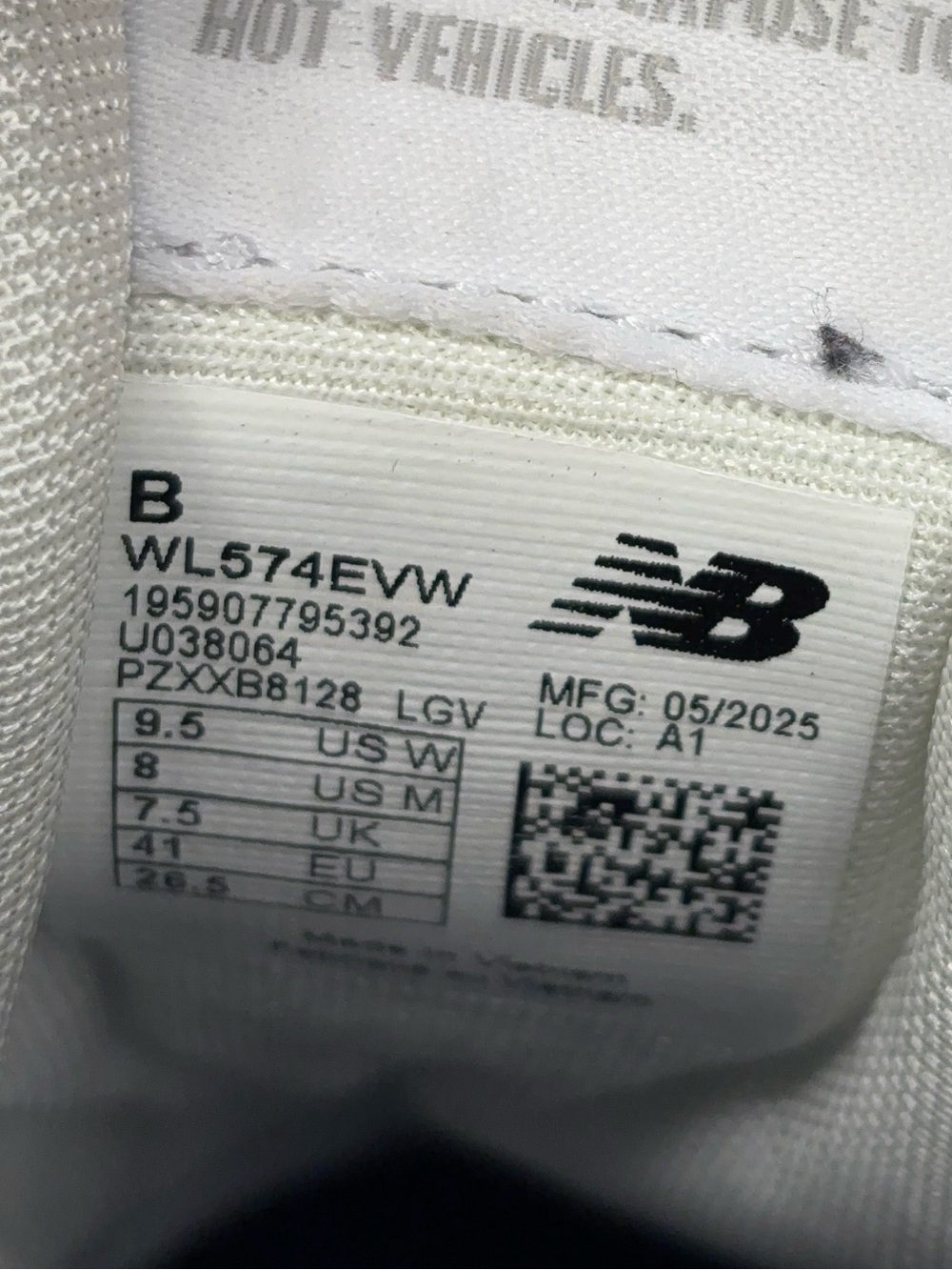 New Balance 574 Core Womens 9.5B Nimbus Cloud White Suede Sneakers WL574EVW - Picture 10 of 10